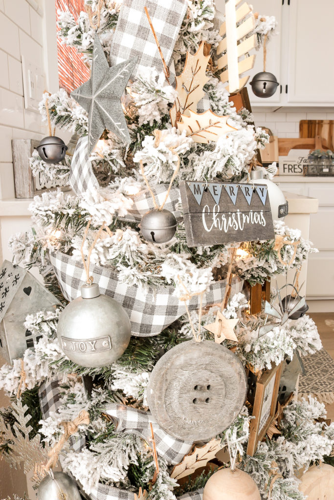 Top Tips for Decorating Your White Christmas Tree with Style - Farmhousehub