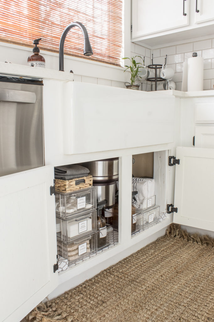 10 Brilliant Under The Kitchen Sink Organization Ideas – The Orderly Luxe